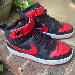 Nike Court Borough Mid 4.5Y